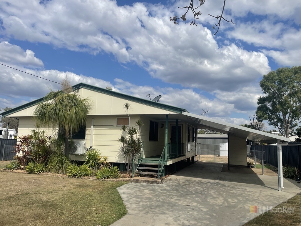 5 Armstrong Cres, Dysart, QLD 4745