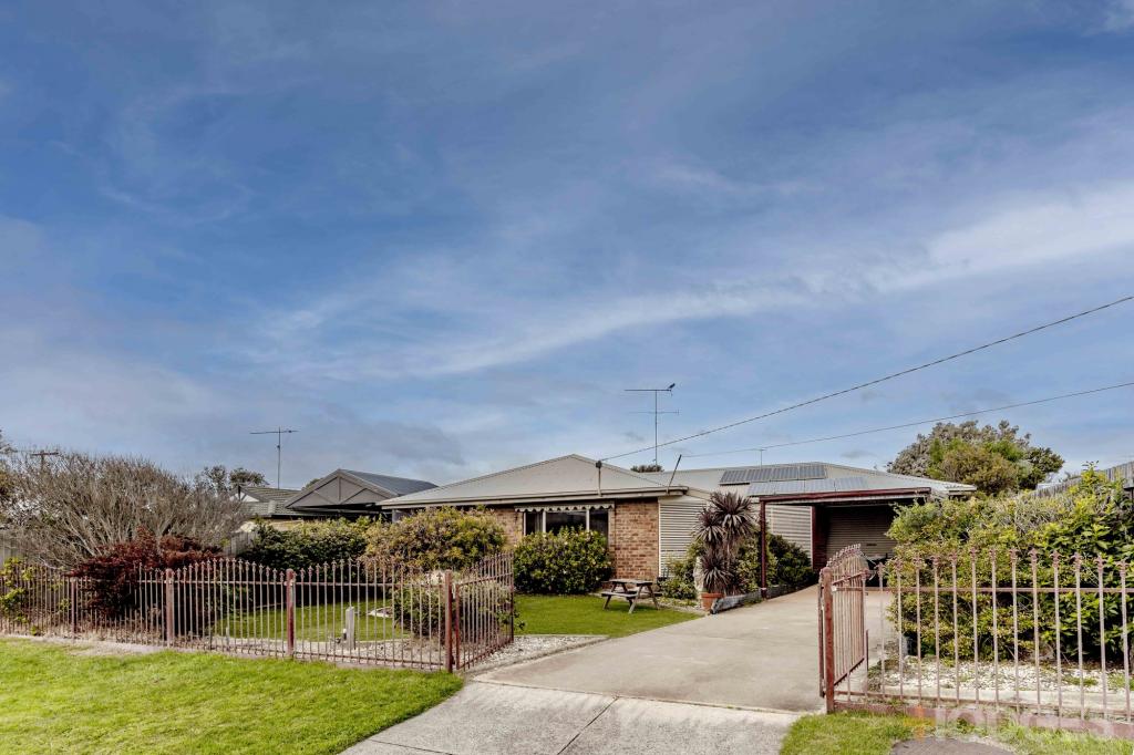4 LOCH ARD DR, OCEAN GROVE, VIC 3226