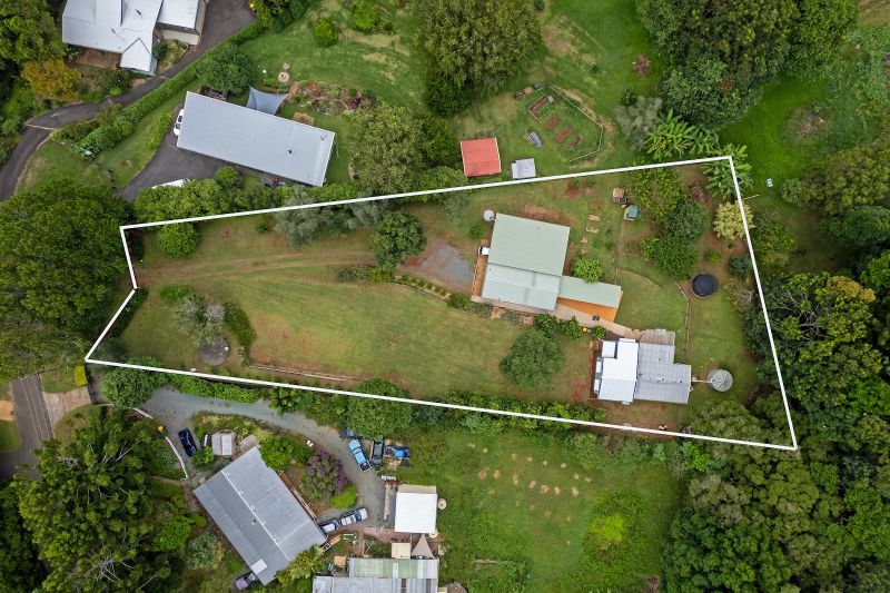 17 Manika Ct, Tamborine Mountain, QLD 4272