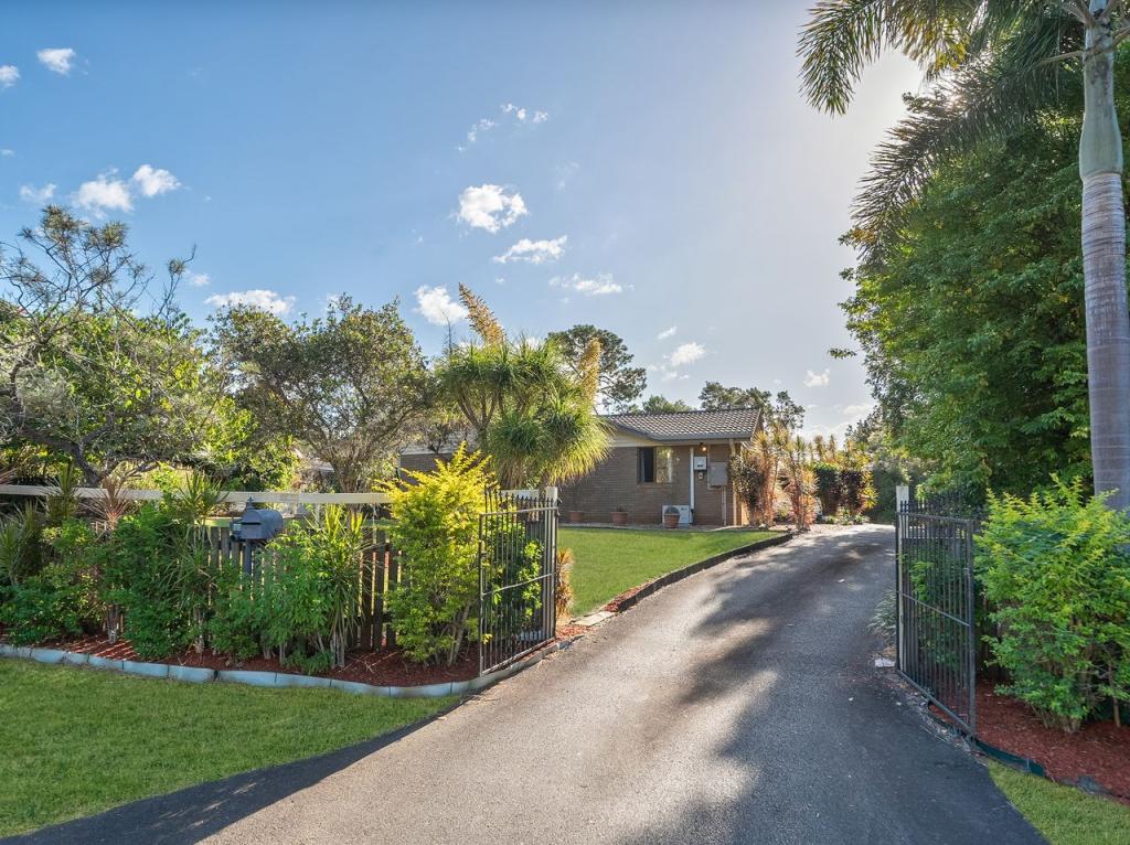 35 CRESTLEIGH CT, MORAYFIELD, QLD 4506