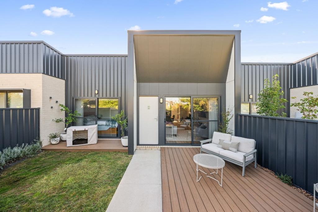 9/206 Pro Hart Ave, Strathnairn, ACT 2615