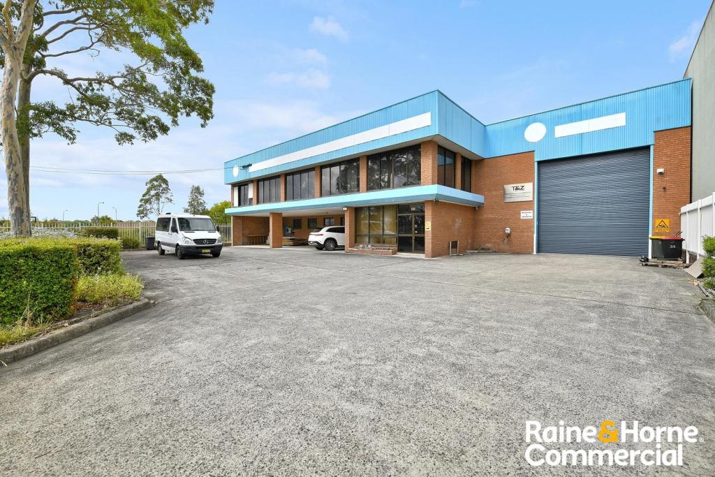 33 Garema Cct, Kingsgrove, NSW 2208