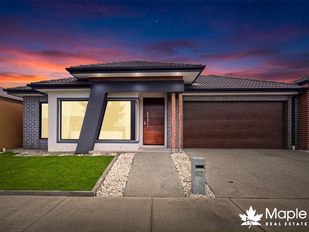 92 ELLSCOTT BVD, MICKLEHAM, VIC 3064
