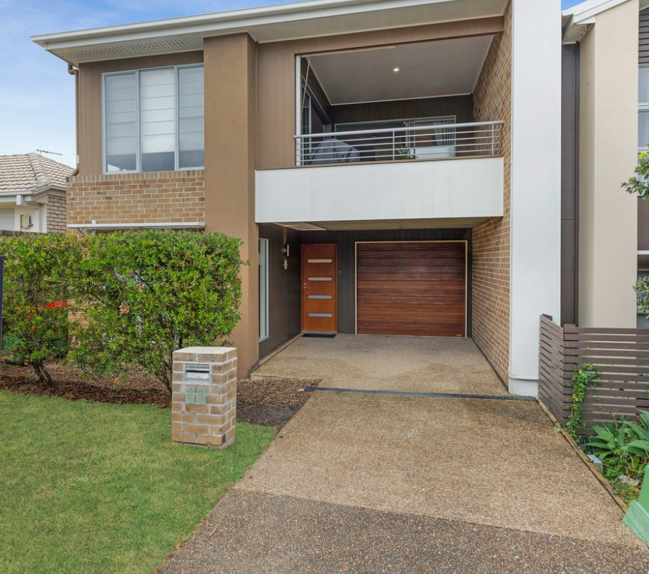 23 Hookes Tce, Springfield Lakes, QLD 4300