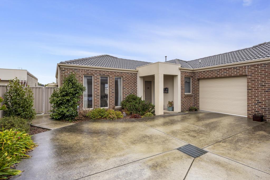 2/12 Yvonne St, Wendouree, VIC 3355