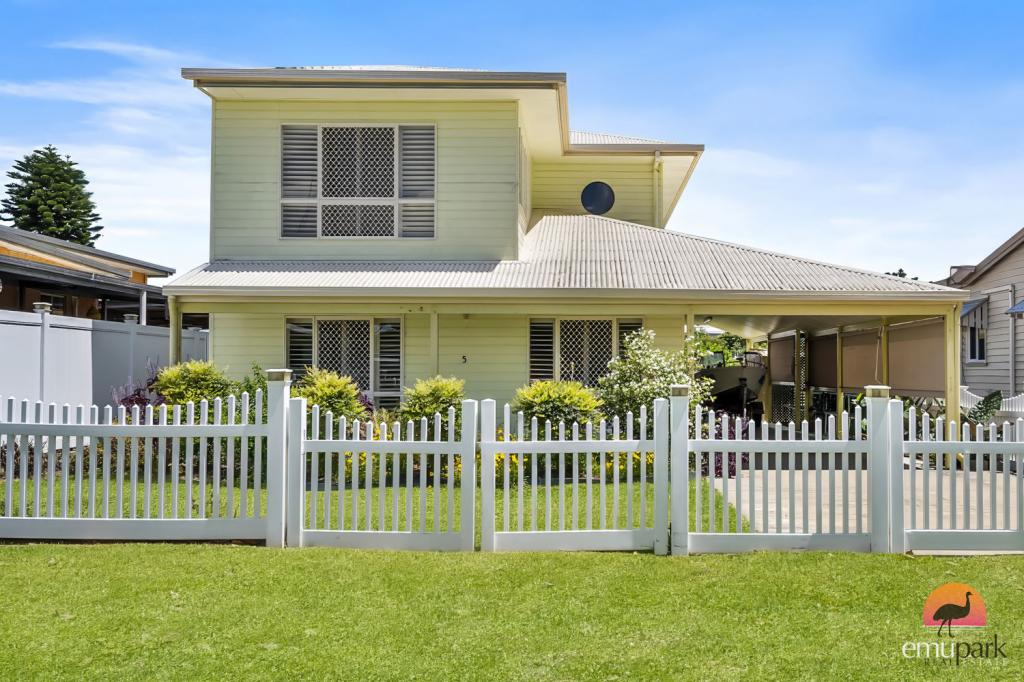 5 Meadow St, Keppel Sands, QLD 4702