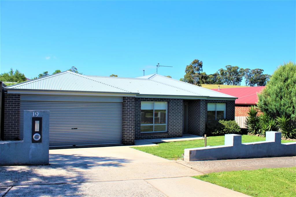 19 Tobruk St, Warragul, VIC 3820