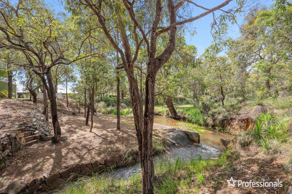 60 Lewis Rd, Wattle Grove, WA 6107