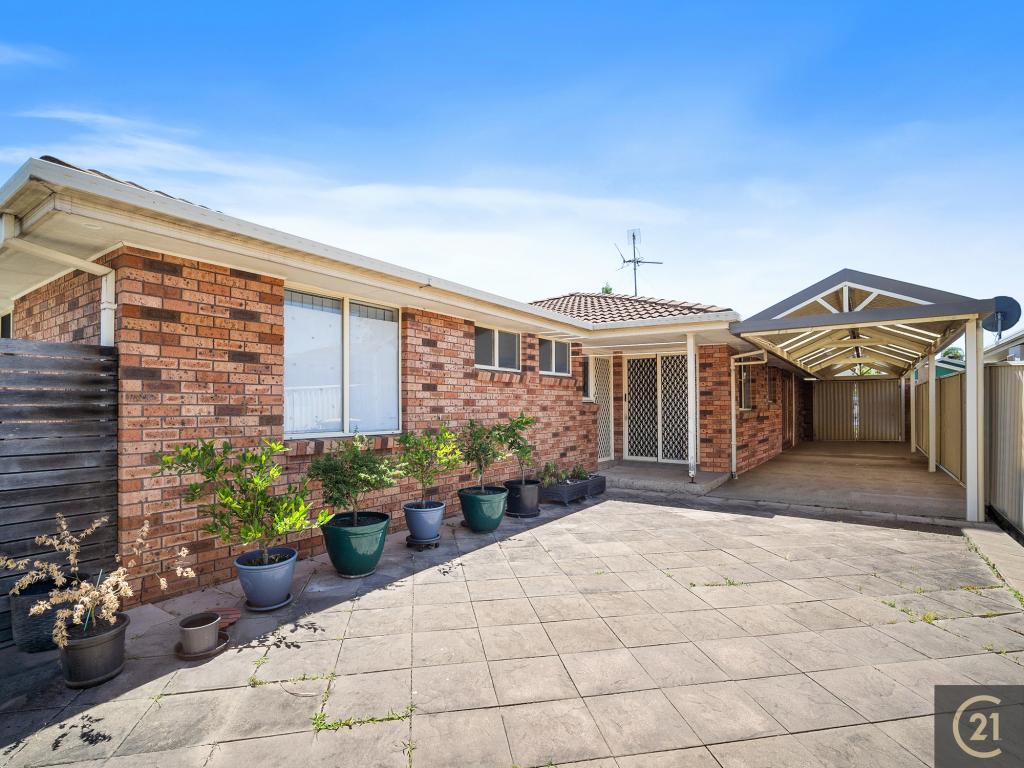 32 Swan Cct, Green Valley, NSW 2168