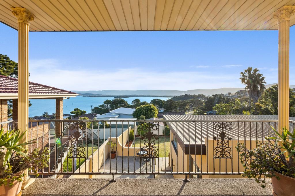 18 St Cloud Cres, Lake Heights, NSW 2502
