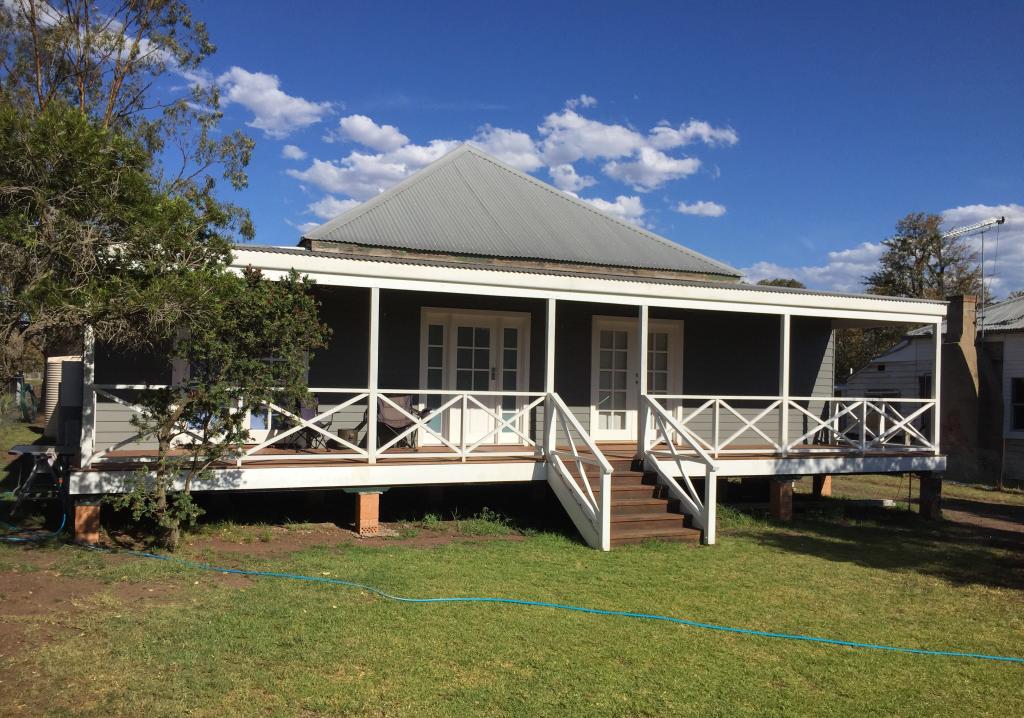 25 GOULBURN DR, SANDY HOLLOW, NSW 2333