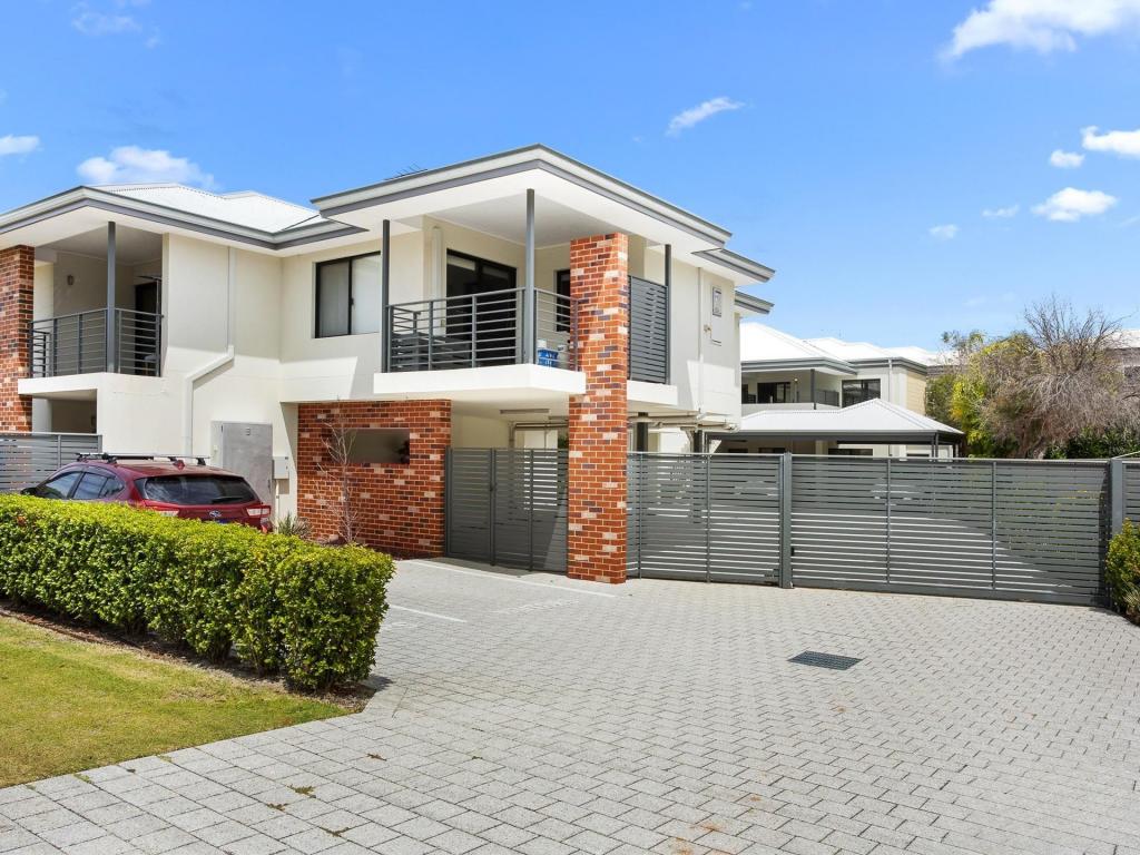 3/4 WHITESIDE ST, CLOVERDALE, WA 6105