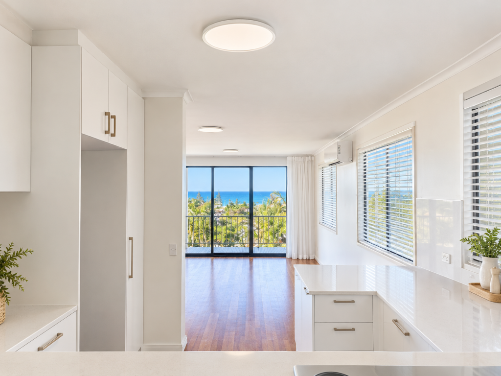 2 Tantula Rd E, Alexandra Headland, QLD 4572