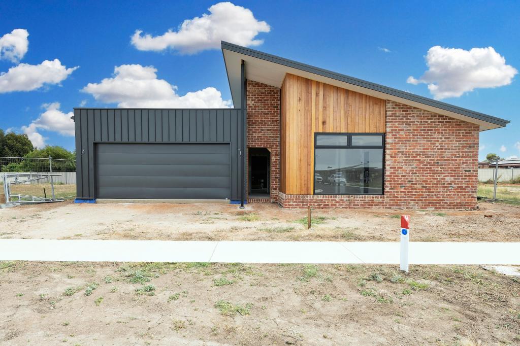 12 Roma Drive, Swan Hill, VIC 3585