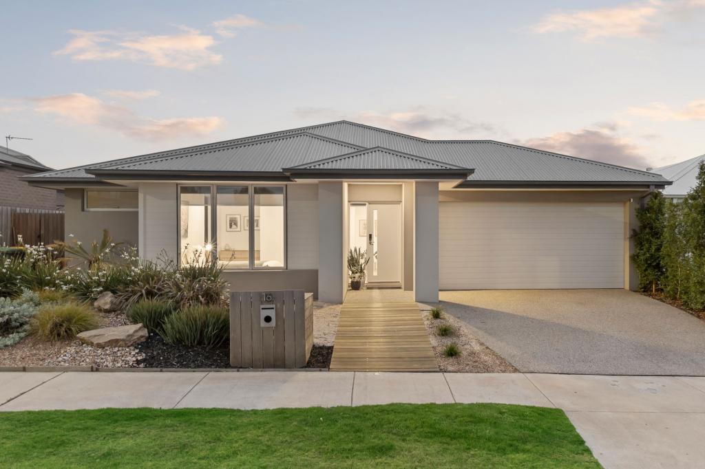 16 Shoalhaven Bvd, Mount Duneed, VIC 3217