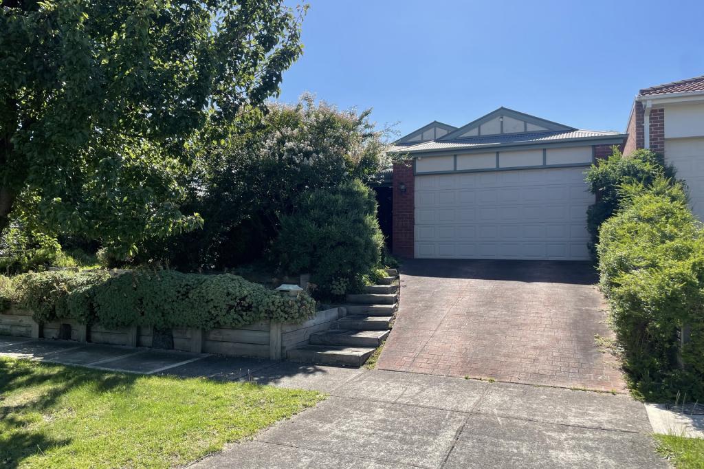 2 John Fisher Dr, Berwick, VIC 3806