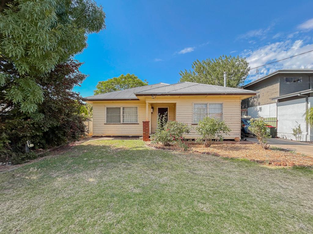 5 Canonsgate Ave, Kerang, VIC 3579