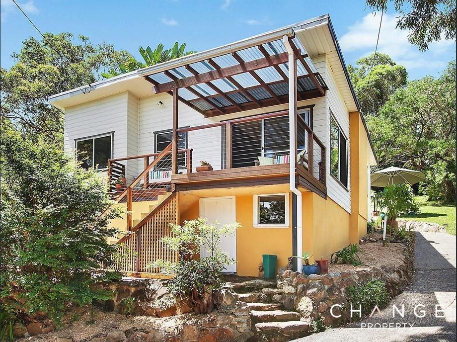 300 Del Monte Pl, Copacabana, NSW 2251