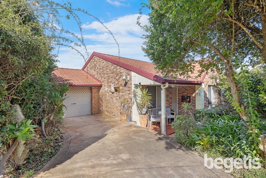 8 Tristania Gr, Greenacre, NSW 2190