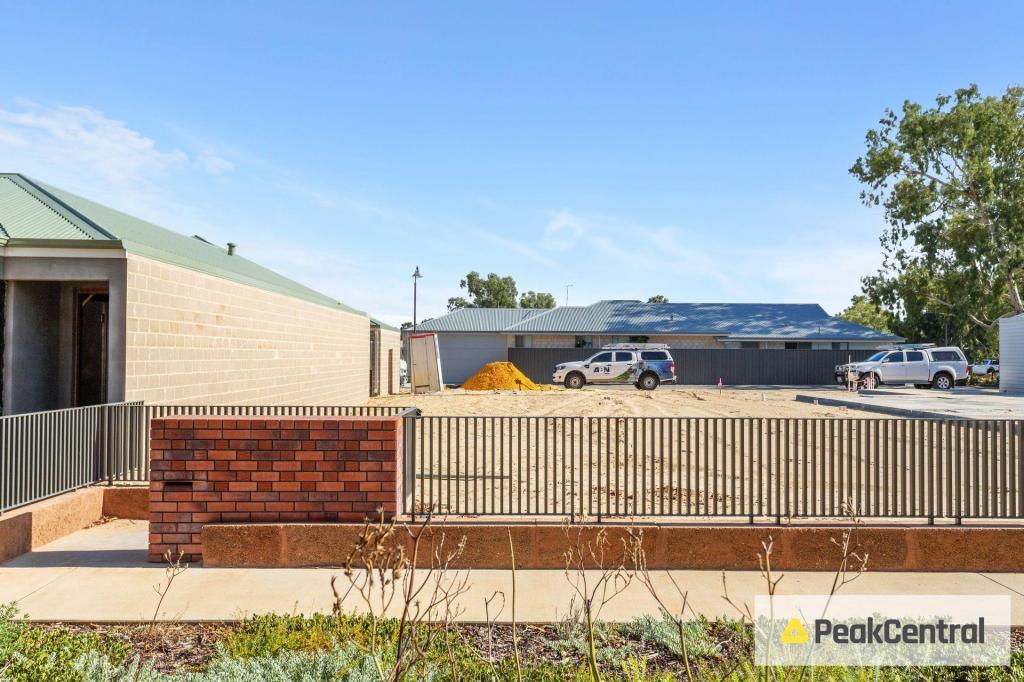 12 YORK LANE, VIVEASH, WA 6056