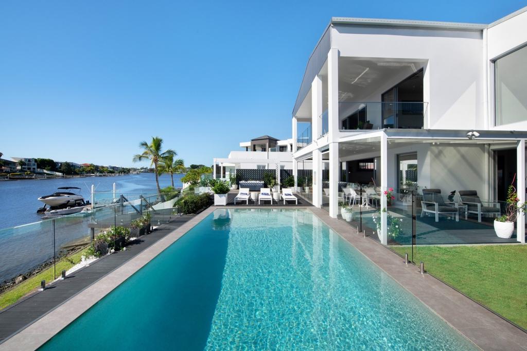 54 Fitzwilliam St, Carrara, QLD 4211