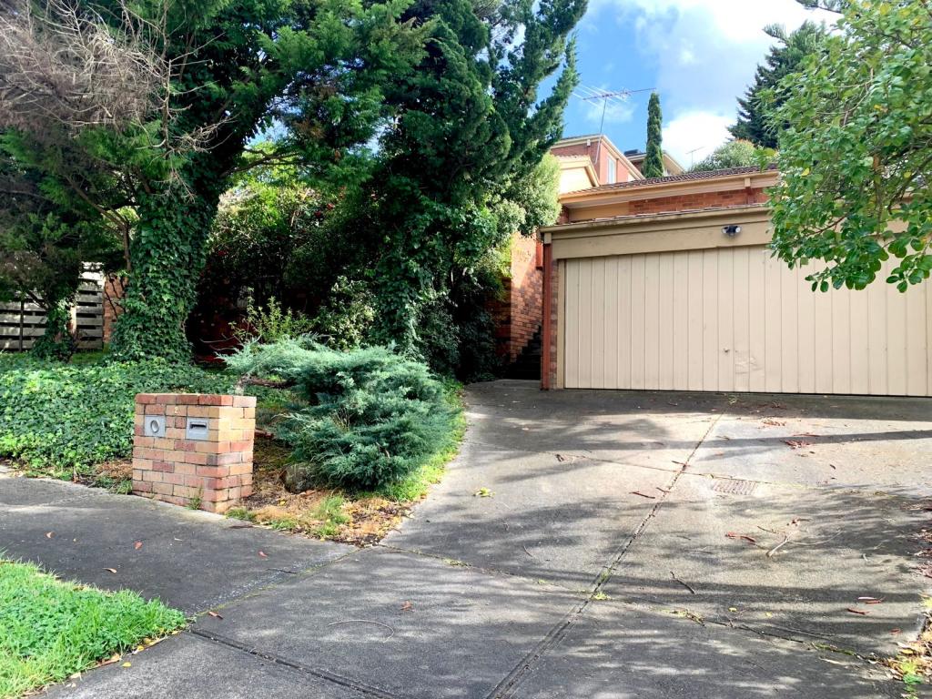 2 Guildford Dr, Doncaster East, VIC 3109