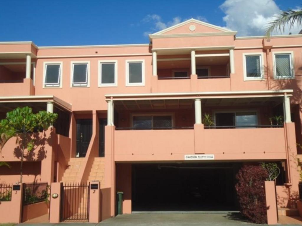 2/178 VERA & JULIETTE ST, GREENSLOPES, QLD 4120