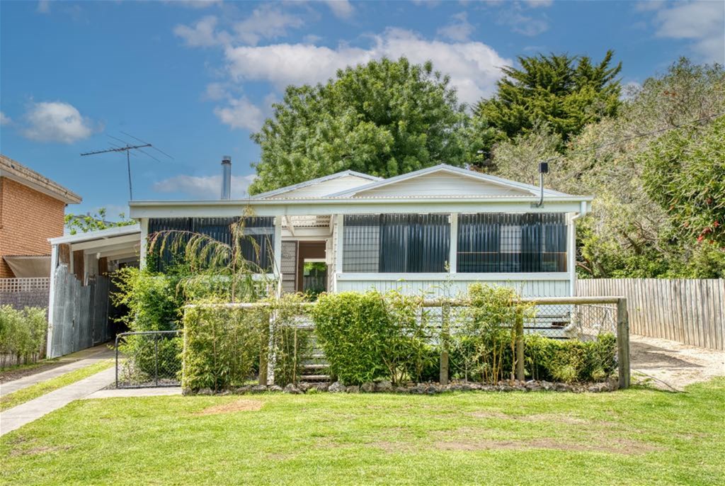 39 Red Rocks Rd, Cowes, VIC 3922