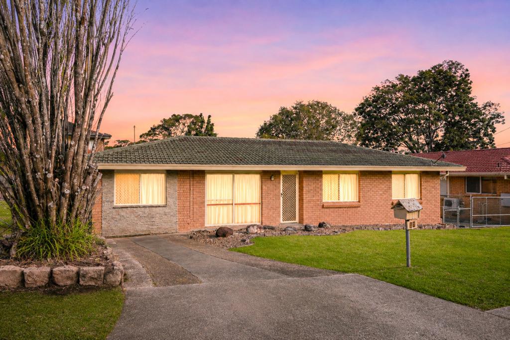 17 Rholanda Cres, Springwood, QLD 4127