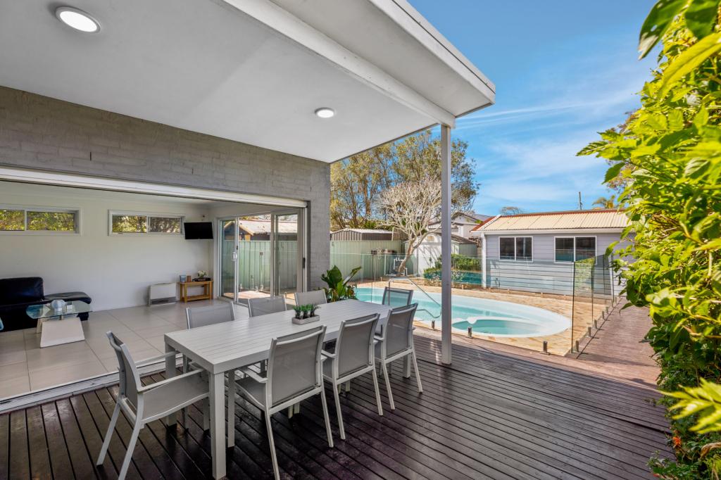 2 Honeysuckle St, Umina Beach, NSW 2257