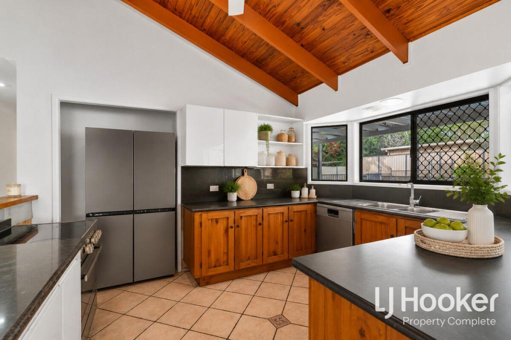 12 Lichen Ct, Regents Park, QLD 4118