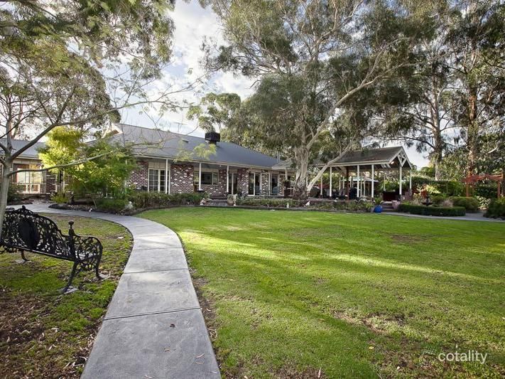38 Mayfield Rd, Cranbourne East, VIC 3977