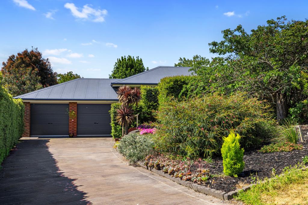 33 CHAMBERLAIN DR, LEONGATHA, VIC 3953