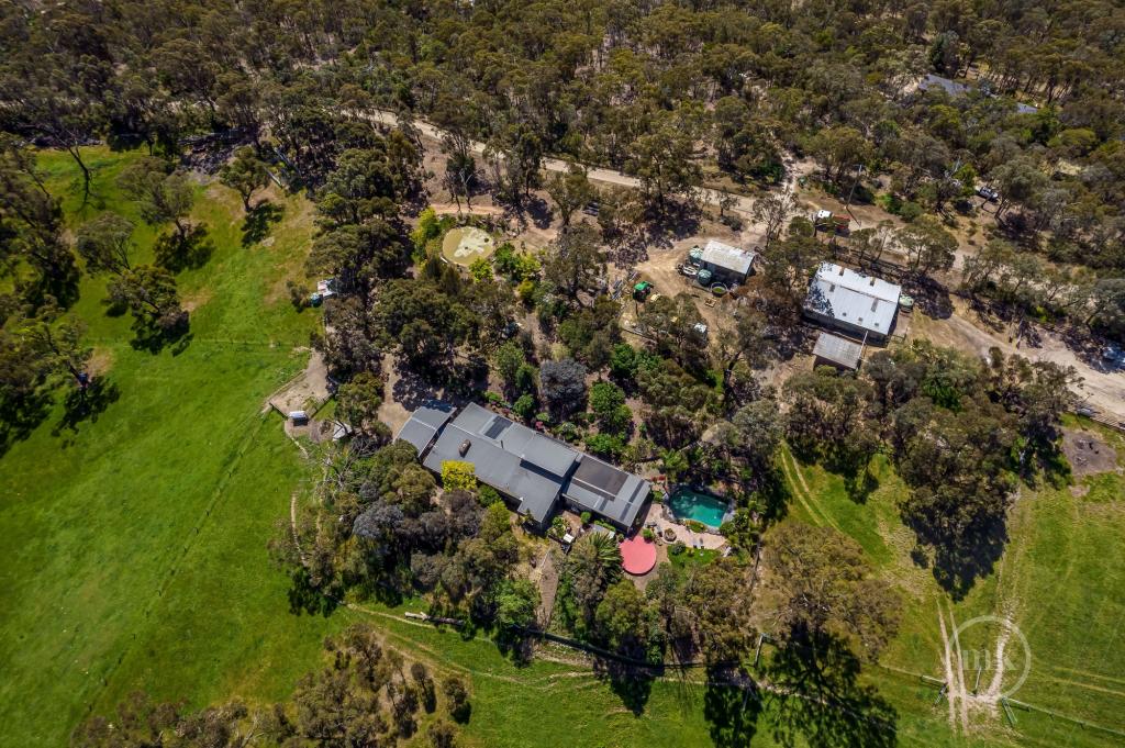 4 LORIMER RD, WATTLE GLEN, VIC 3096