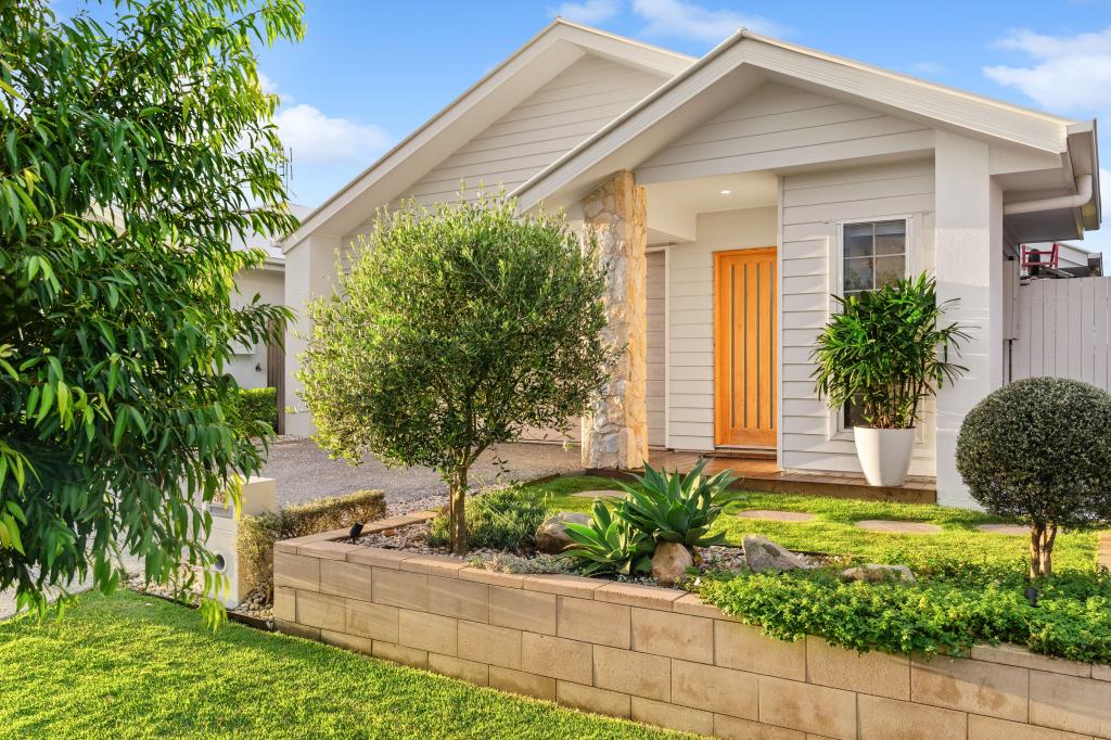 56 LAMINGTON CRES, BANYA, QLD 4551