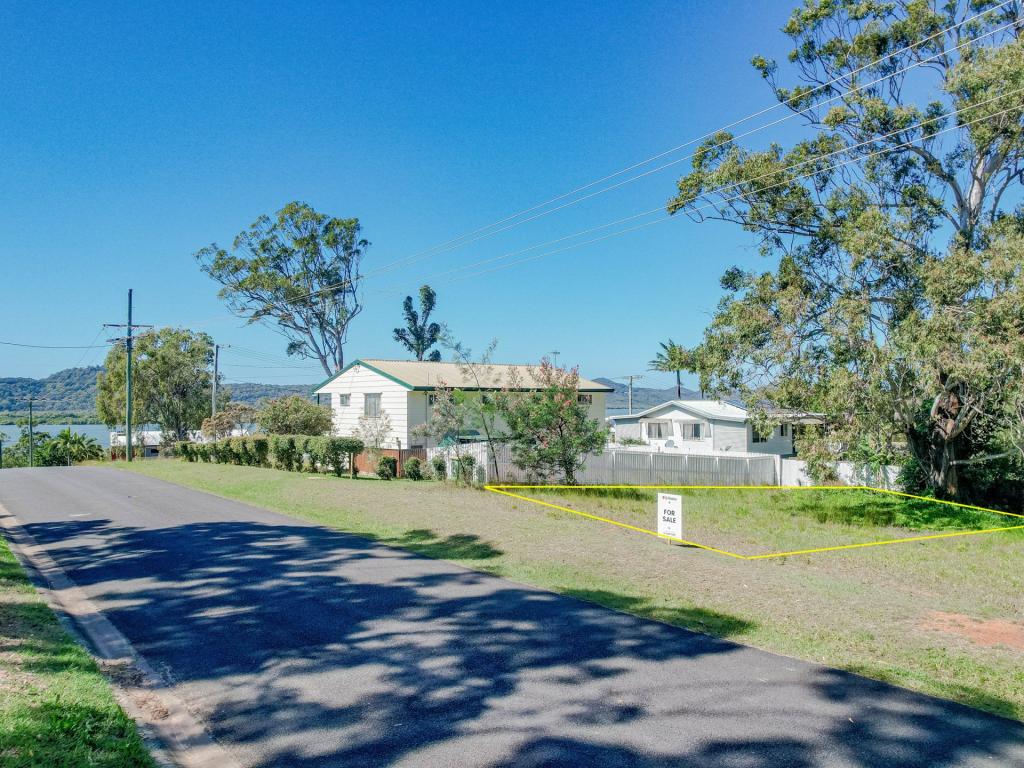 10 Cutter St, Russell Island, QLD 4184