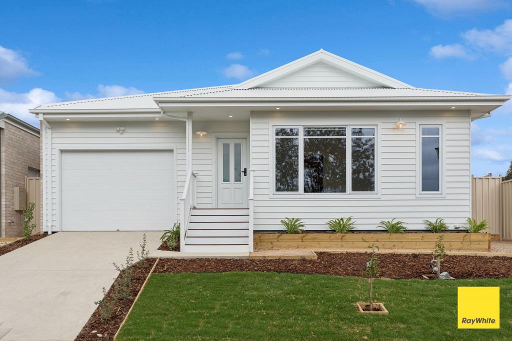 18 Renwick St, Golden Square, VIC 3555