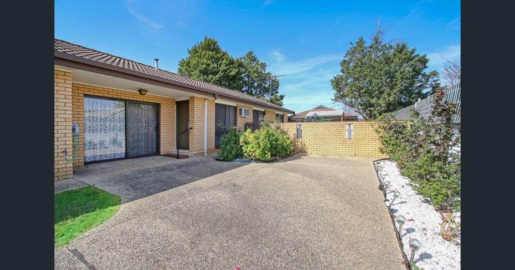 2/396e Ross Cct, Lavington, NSW 2641