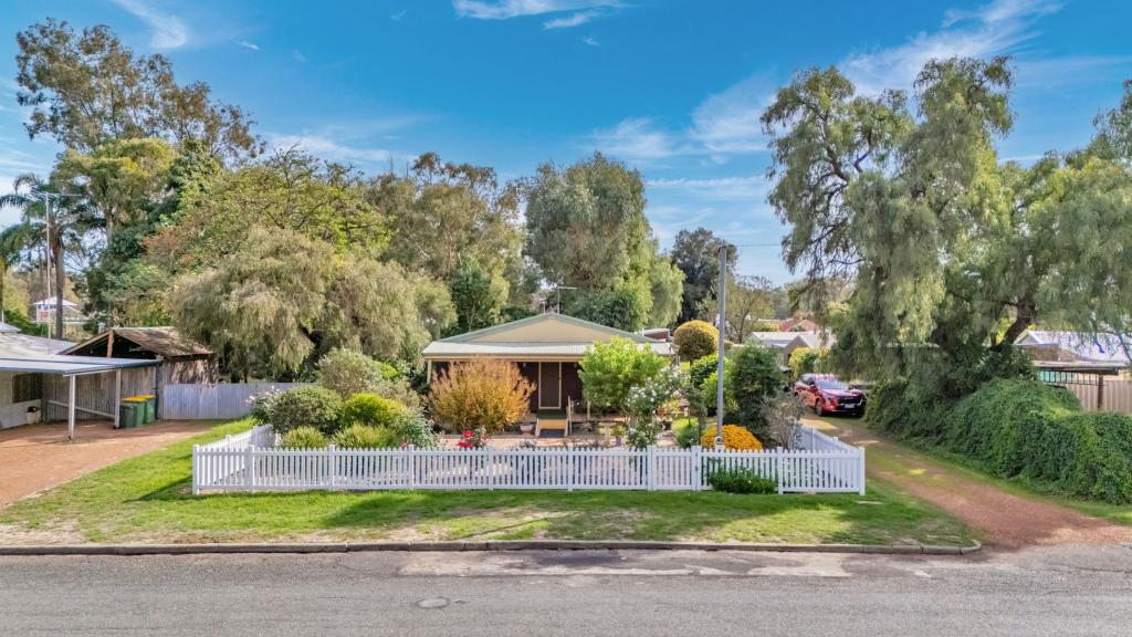 13 Forrest St, Pinjarra, WA 6208