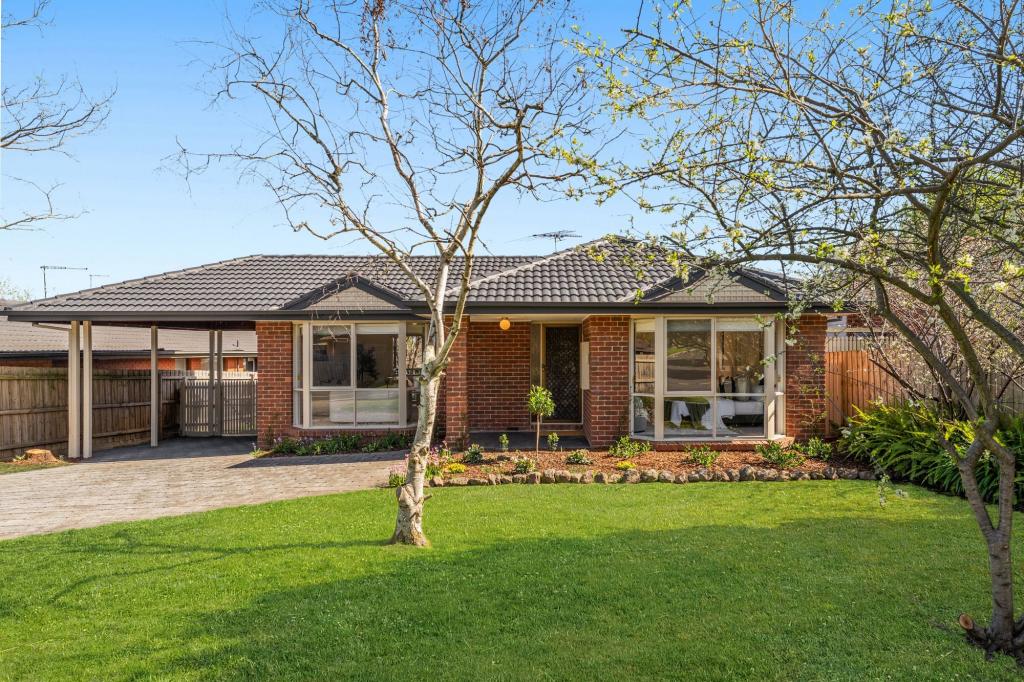 59 AVEBURY DR, BERWICK, VIC 3806