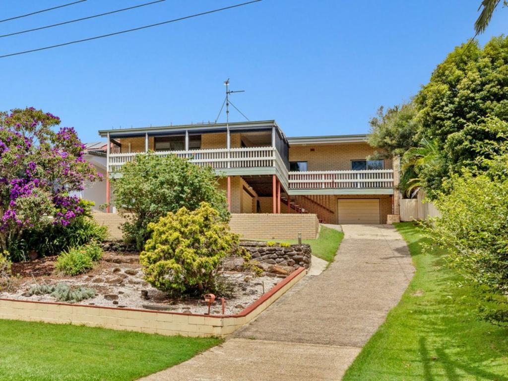 24 CUDGEN RD, KINGSCLIFF, NSW 2487