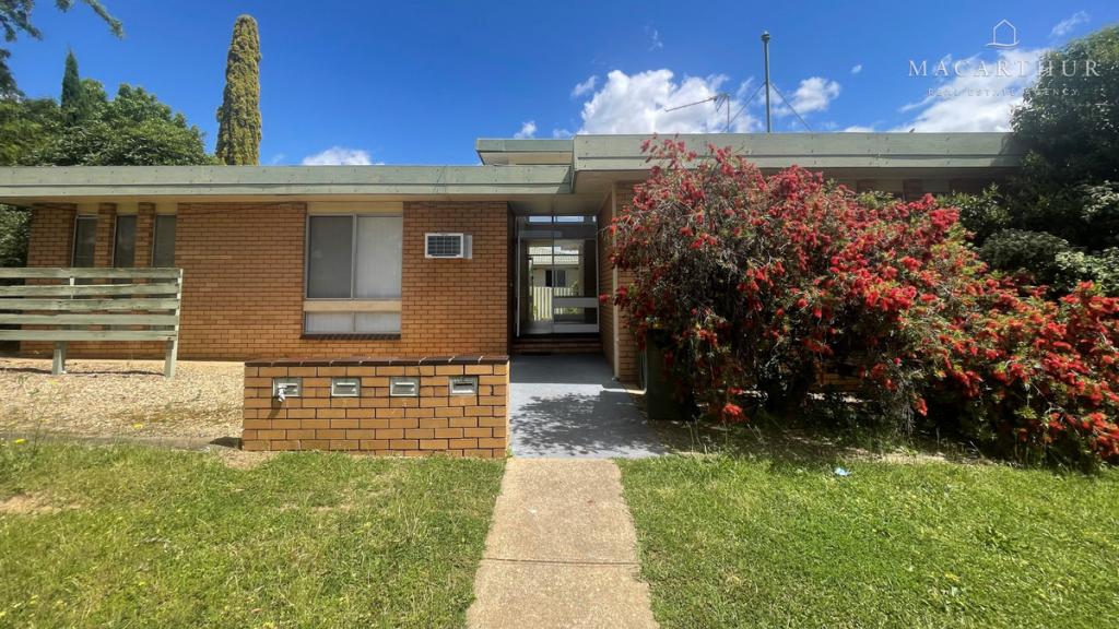 1/278 Bourke St, Tolland, NSW 2650
