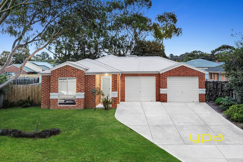 19 Sir Thomas Dr, Pakenham, VIC 3810