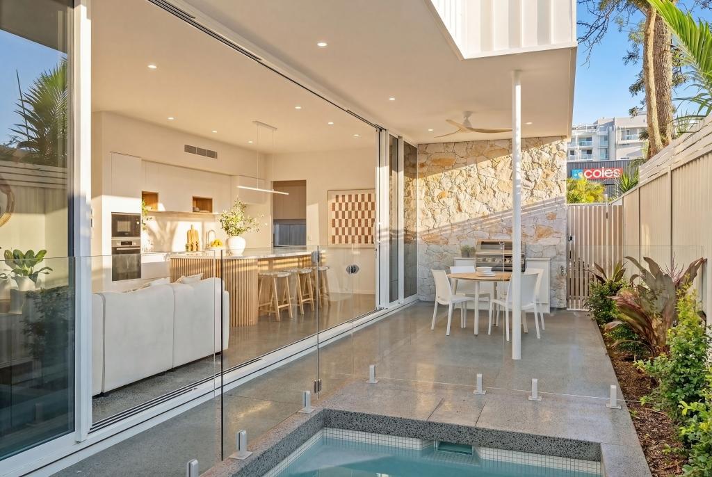 2/17 THIRD AVE, PALM BEACH, QLD 4221