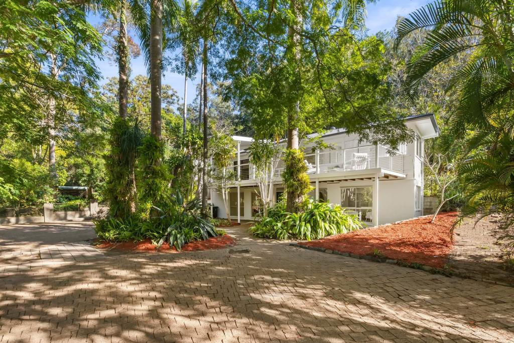 461 Simpsons Rd, Bardon, QLD 4065
