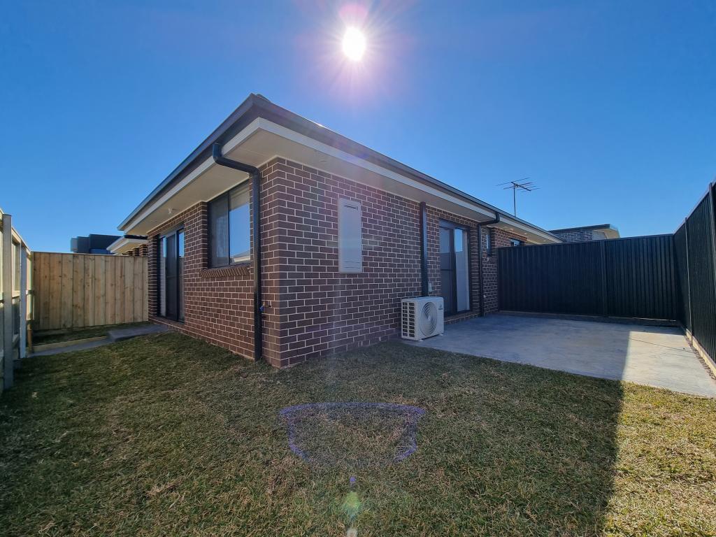 150a Rosedale Cct, Carnes Hill, NSW 2171