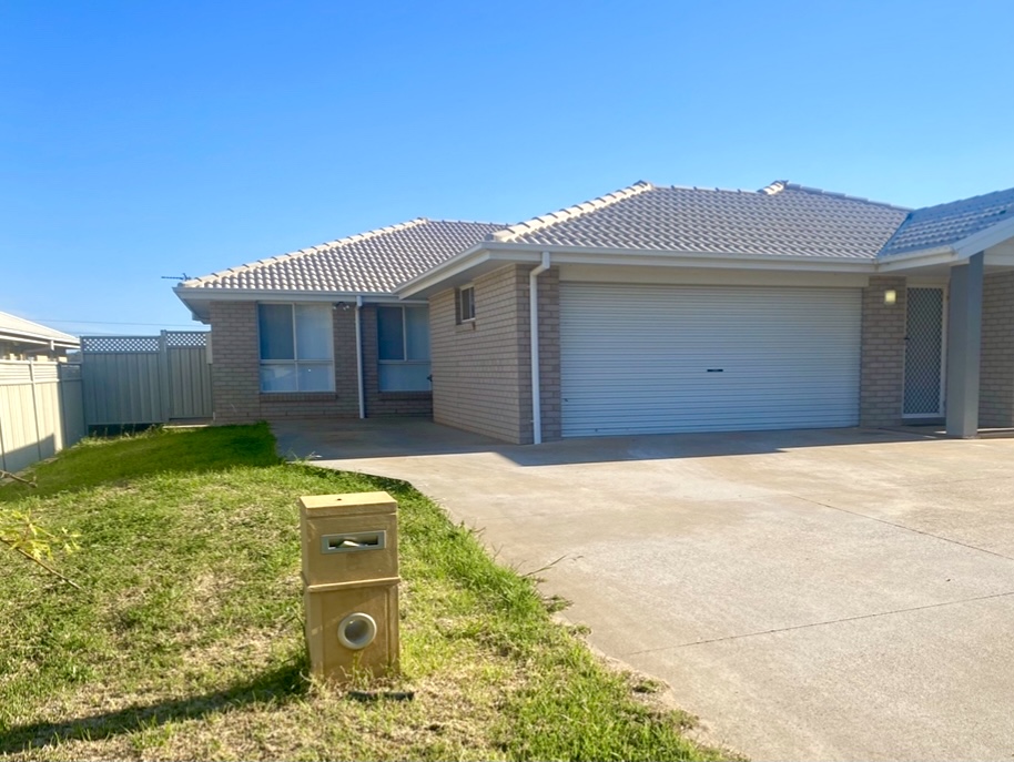 18b Ellenborough Ave, Dubbo, NSW 2830