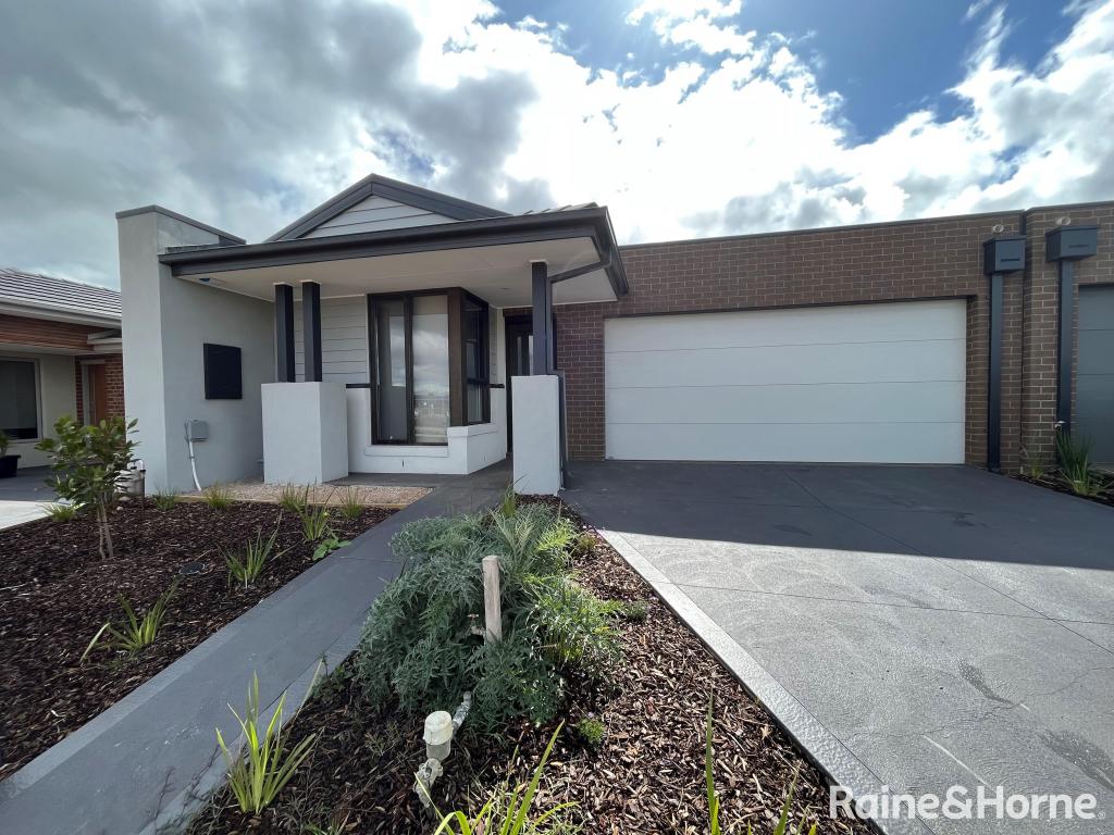 6 Chateau Prom, Deanside, VIC 3336