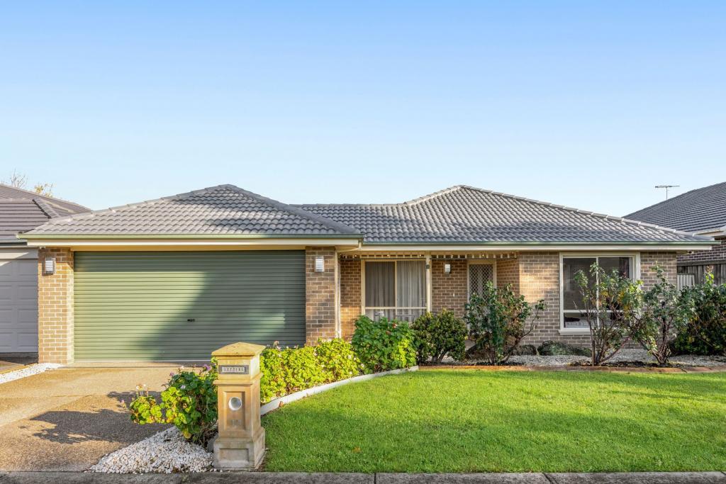 13 ATKINSON DR, BERWICK, VIC 3806