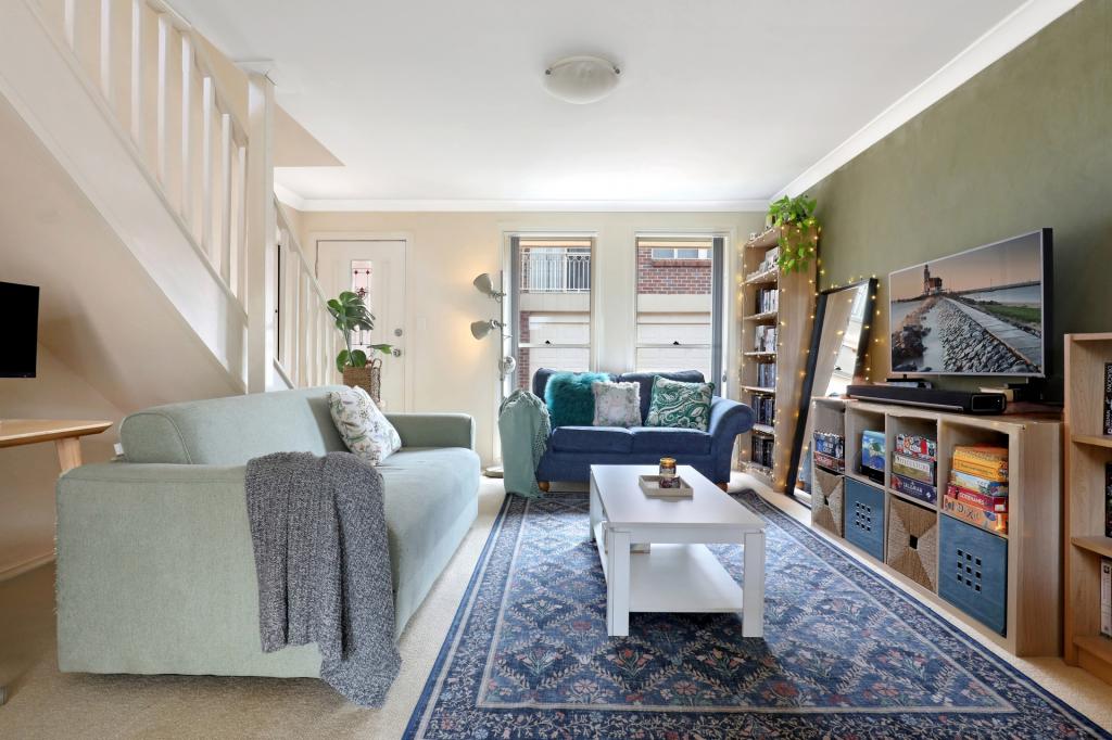 21/60-62 BALMORAL ST, BALGOWNIE, NSW 2519